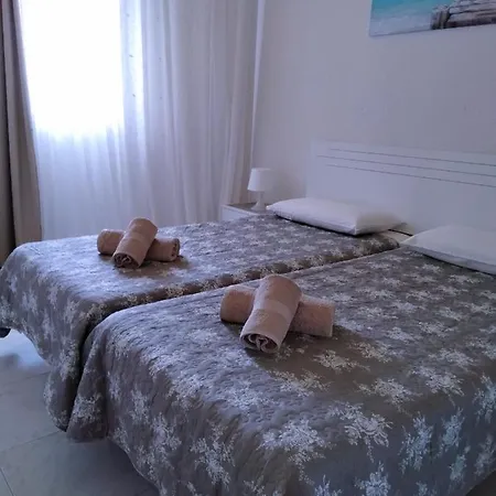 Torres De Yomely Playa Americas Apartament